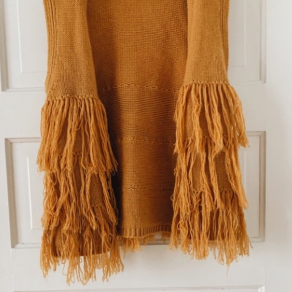 MINKPINK Fringed Sweater Vest (Small) - Picture 3 of 3